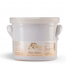 Alici salate in vaso di creta