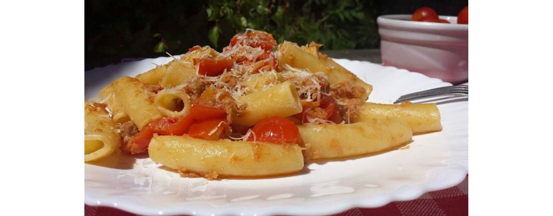 Ziti pasta with tuna and cherry tomatoes